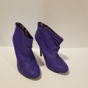 Betsy Johnson booties size 7M